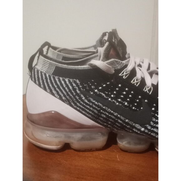 Nike VaporMax FlyKnit 3 Women's Size 8 Shoes Black & Pink Sneakers CU4748-001 - Picture 3 of 14